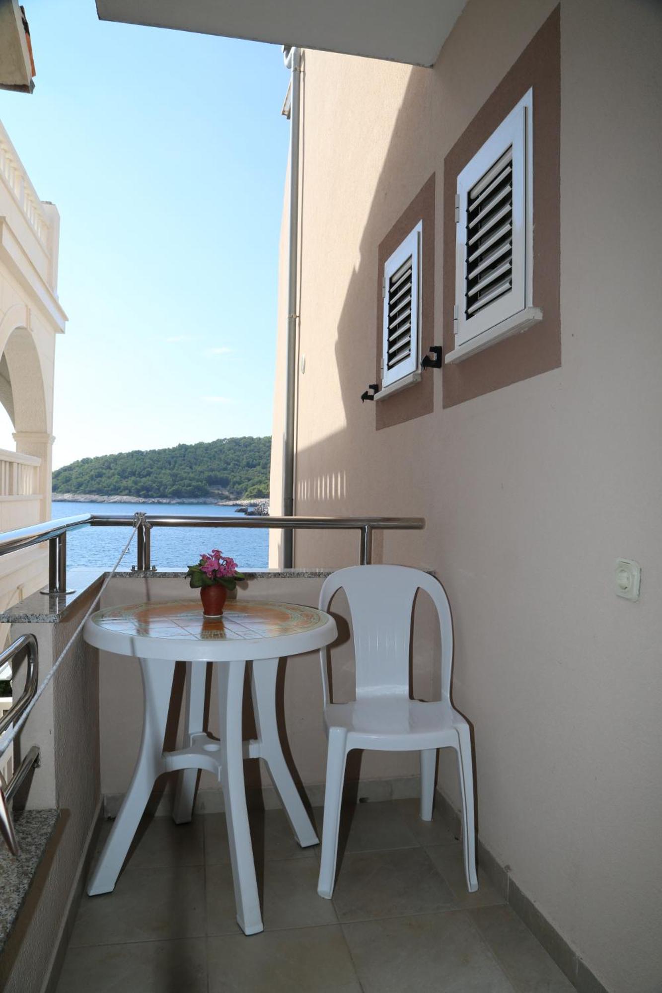 Apartments Dragica Milna  Kamer foto