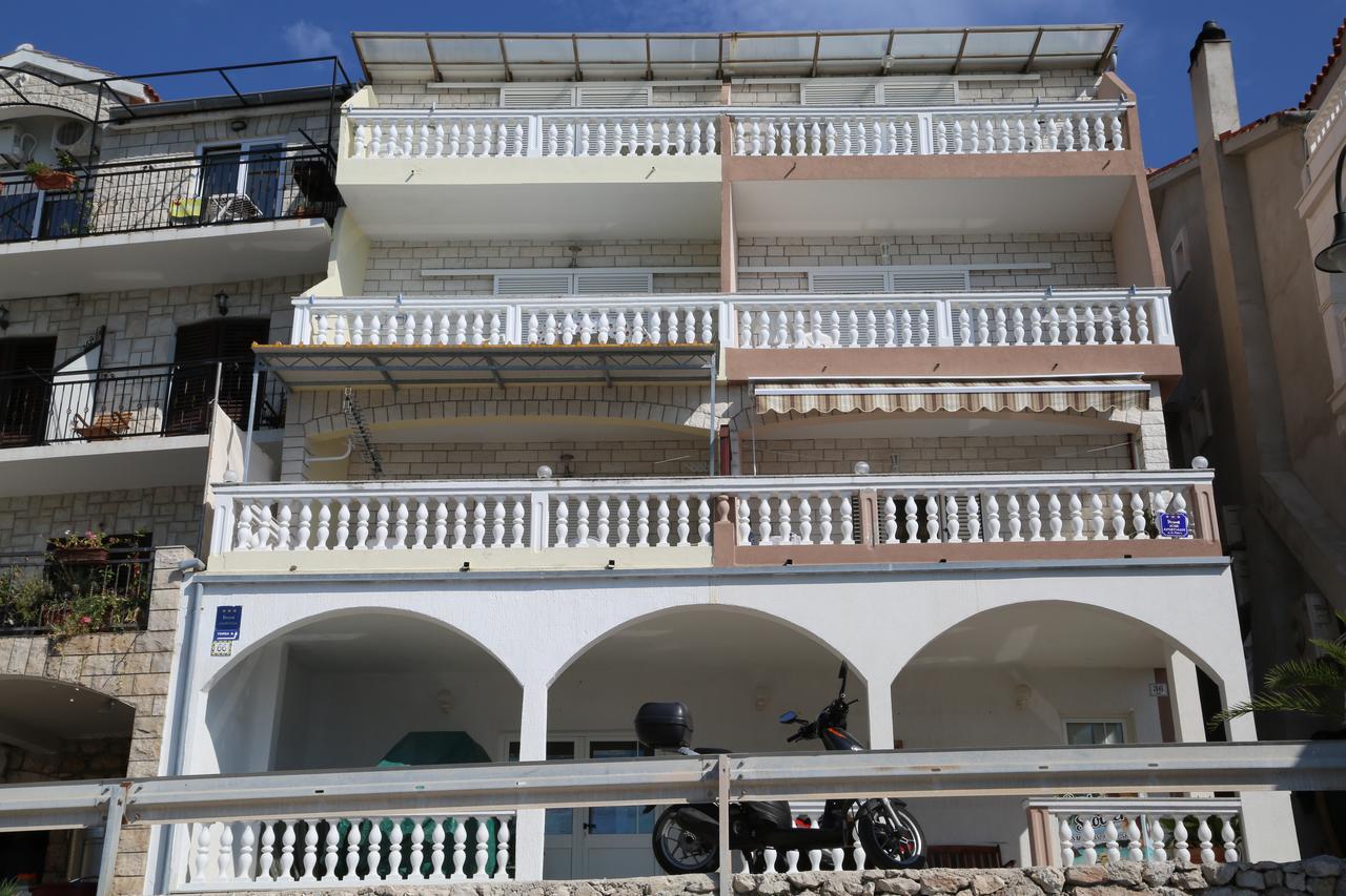 Apartments Dragica Milna  Buitenkant foto